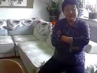 Kinesiska gammal par i den levande rum obscent lever xxx film