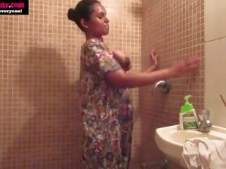 Amatööri intialainen babes seksi elokuva lilja itsetyydytys sisään suihku